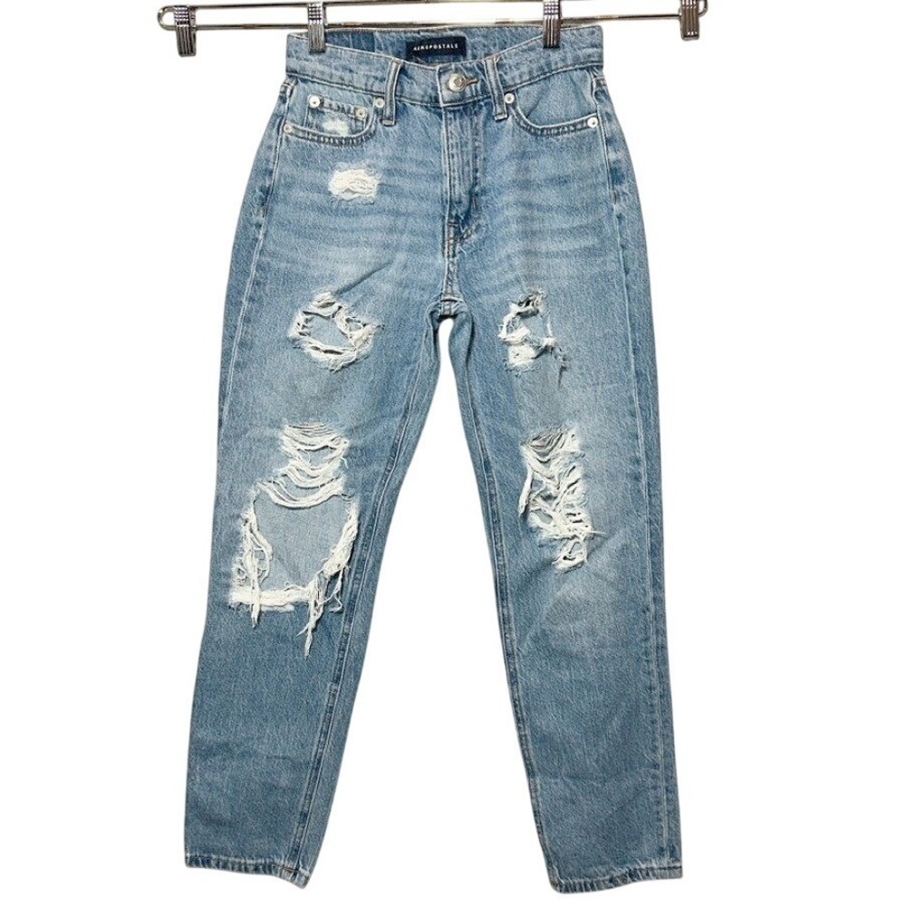 Light Wash Distressed High Rise Mom Jeans Size‎ 00